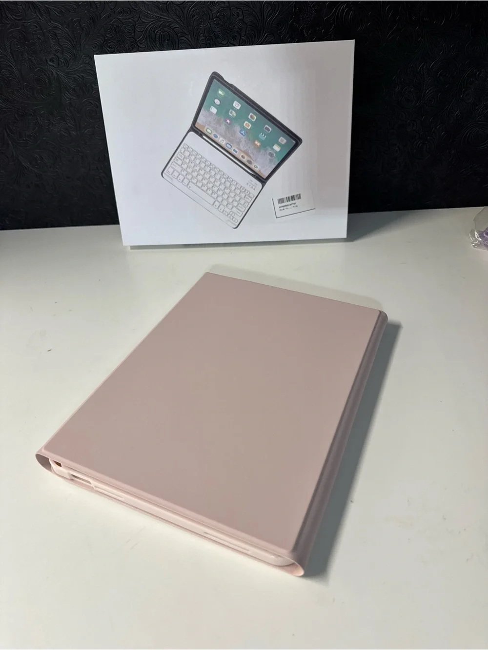 iPad Wireless Keyboard Case Featuring Built-in Trackpad and Detachable Mag Cover